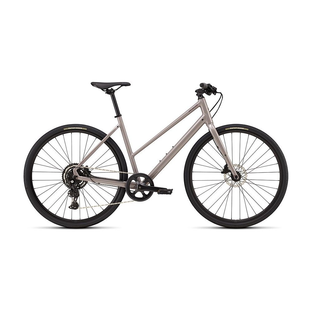 Vélo Specialized Sirrus X 2.0 à cadre ouvert, couleur désert métallisé brillant / bordeaux métallisé givré réfléchissant 2026