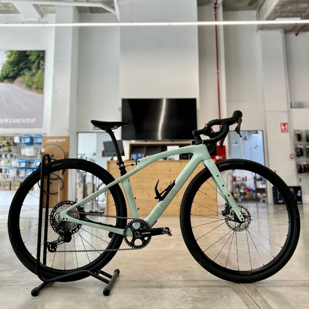 Vélo d'occasion Specialized Diverge STR SW Dove Grey+Eyris Pearl 2024