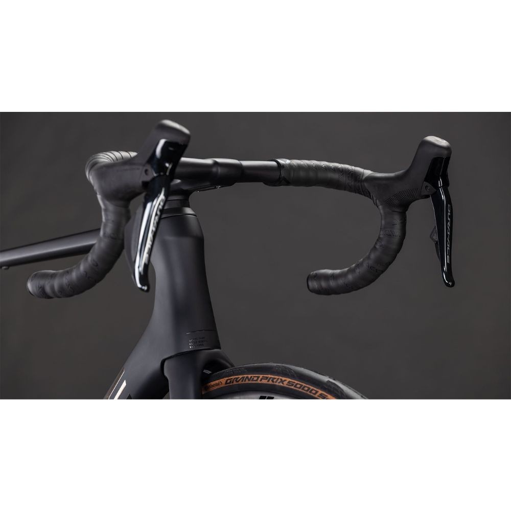 Bicicleta Cube Agree C:62 SLT black´n´black