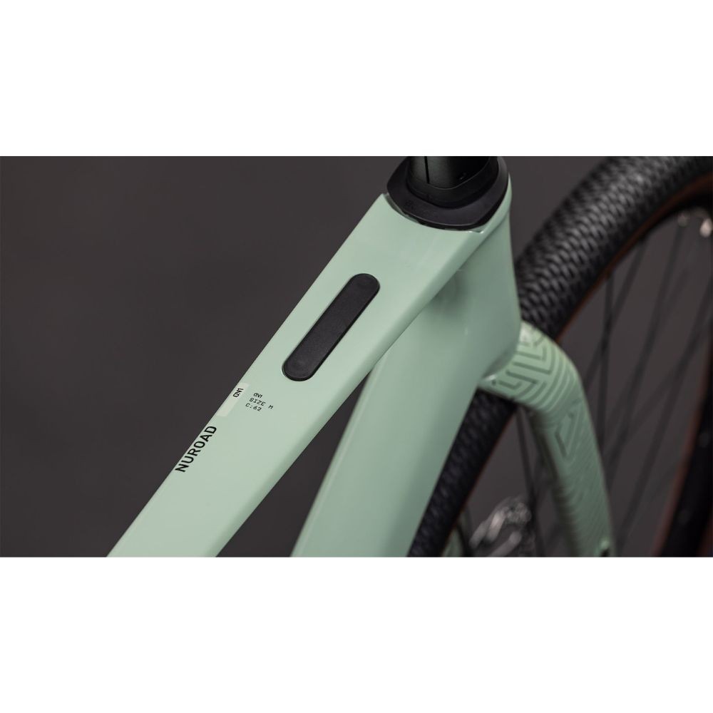 Bicicleta Cube Nuroad C:62 ONE aloegreen´n´black