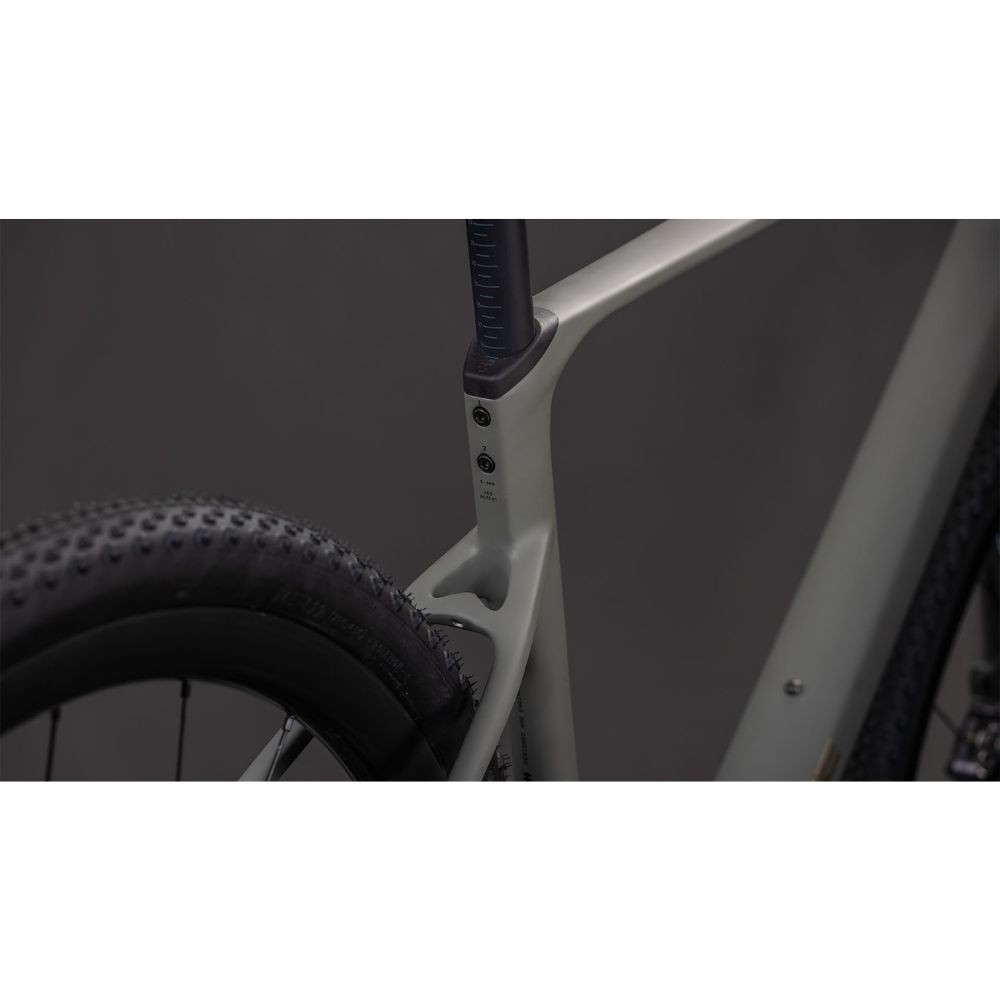 Vélo Cube Nuroad C:62 EX oldgrey´n´prism