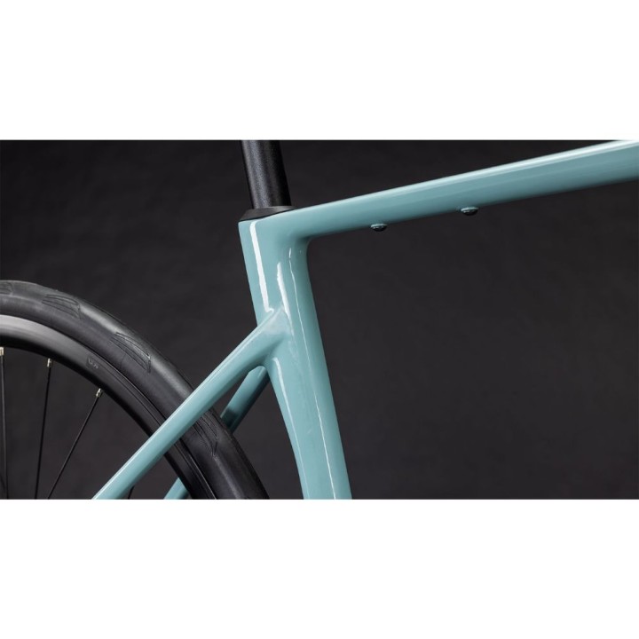 Bicicleta Cube Attain C:62 Race skylightblue´n´cyan 2026