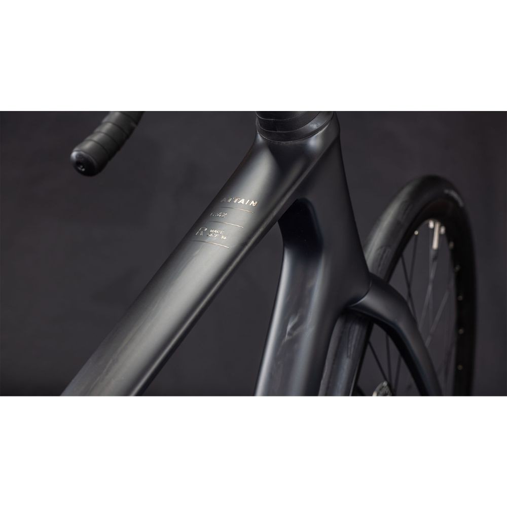 Vélo Cube Attain C:62 Race blackline 2026