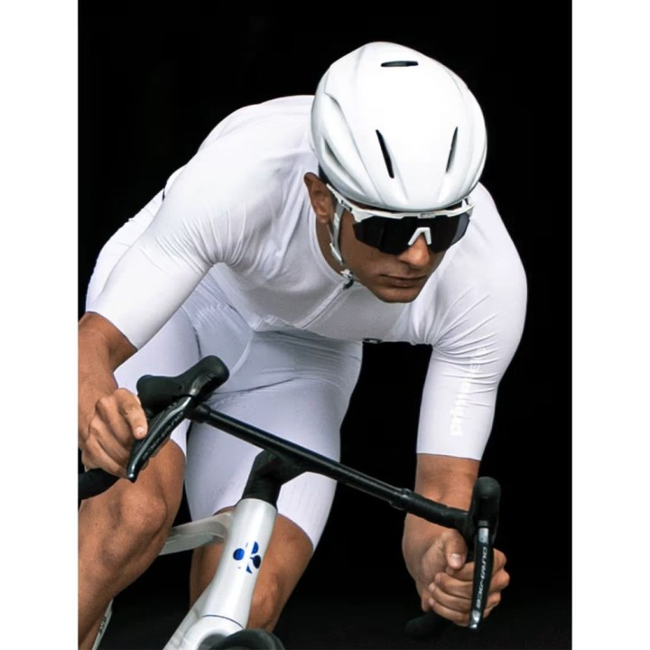 Casque Met Manta Mips Absolute White Édition limitée