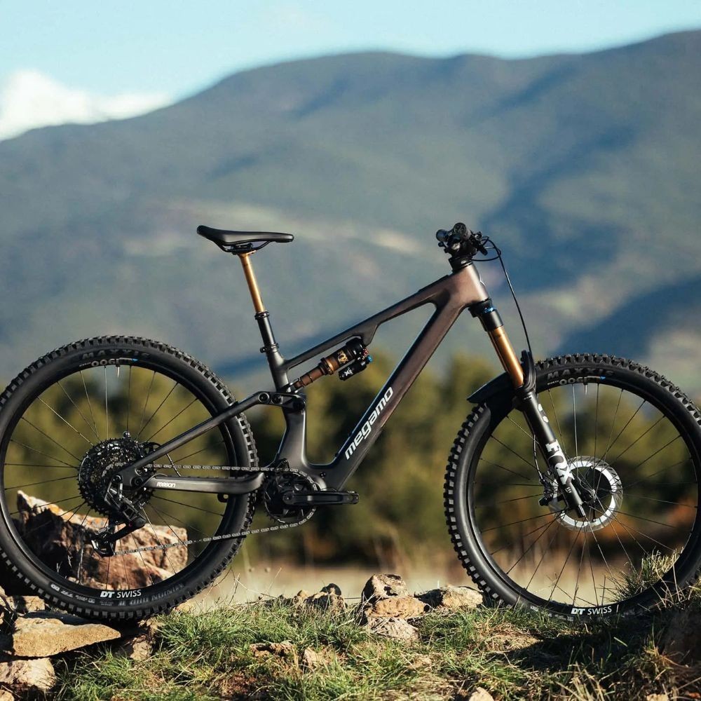 Vélo Megamo Reason AIR CRB 03 AXS Garnet UD 2027