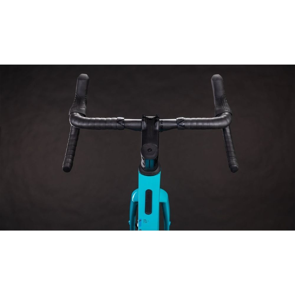 Bicicleta Cube Nuroad C:62 PRO Swimmingpool´n´black