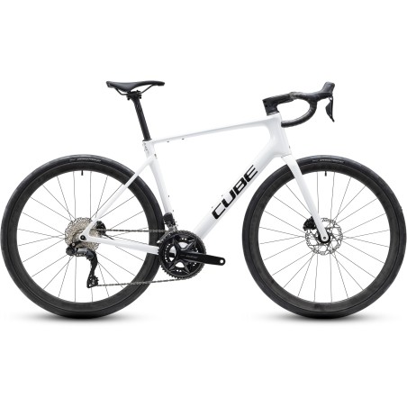 Bicicleta Cube Attain C:62 SLX Metallicwhite'n'Black