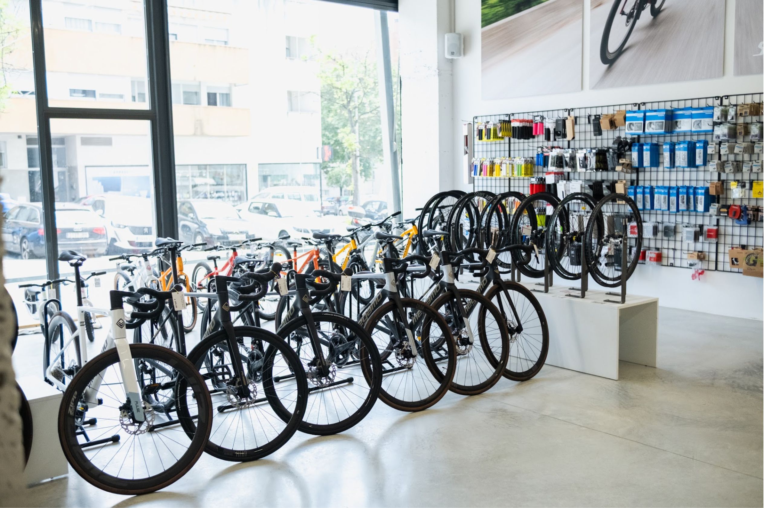 Línea de bicicletas en exposición en Terrabike