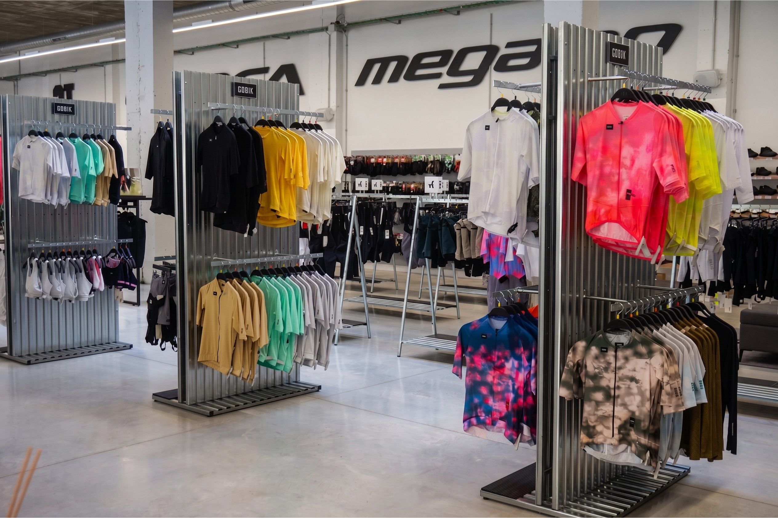 Zona de complementos y accesorios de ciclismo